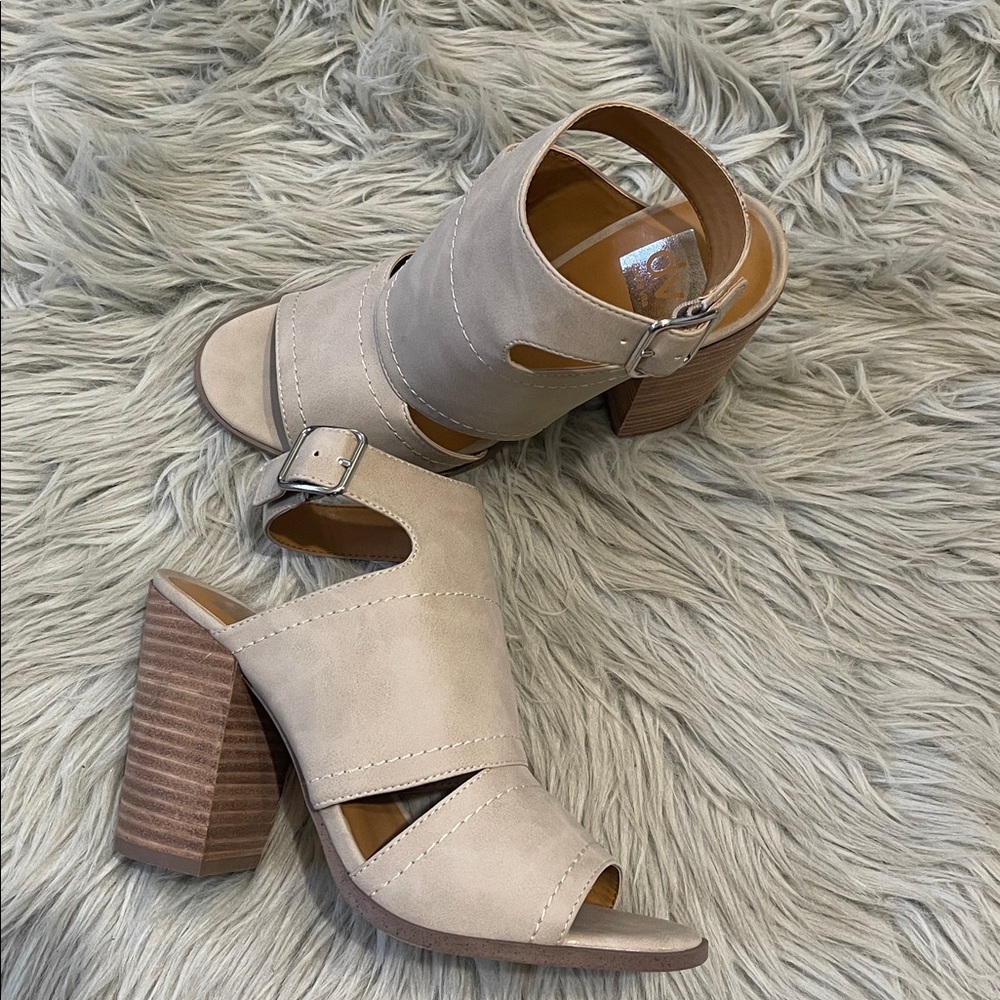 Dolce Vita Heel Sandals - Picture 2 of 5